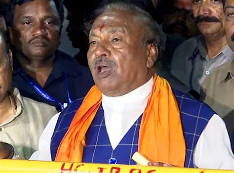 Bjp Expels Karnataka Rebel Eshwarappa For Years