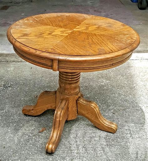 Round Oak Pedestal End Table | General Finishes 2018 Design Challenge