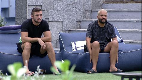 Arthur reclama de brothers e Projota dispara no BBB21 Às vezes você