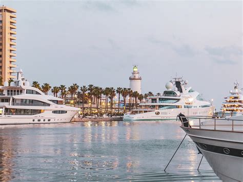 Igy M Laga Marina Y El Puerto De M Laga Llevan La Marina De Megayates