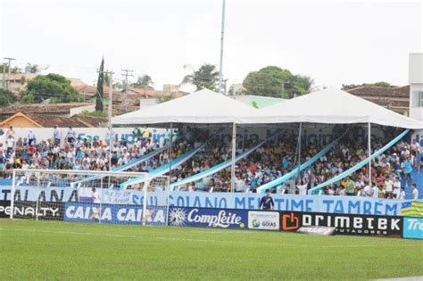 Goian O Divis O Diretoria Do Crac Apresenta Elenco Para Torcedores