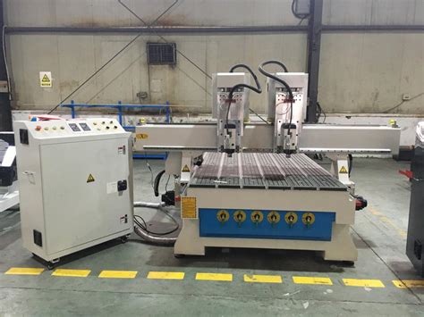 Fresadora Cnc De Ejes Centro De Mecanizado Cnc