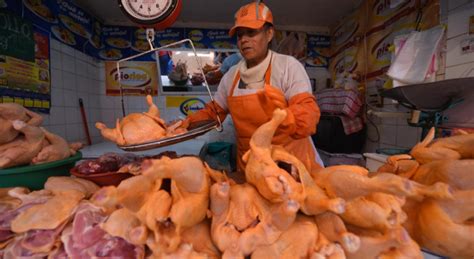 LA PAZ EMAPA GARANTIZA VENTA DE POLLO A BS 15 50 EL KILO E INTERVENDRÁ