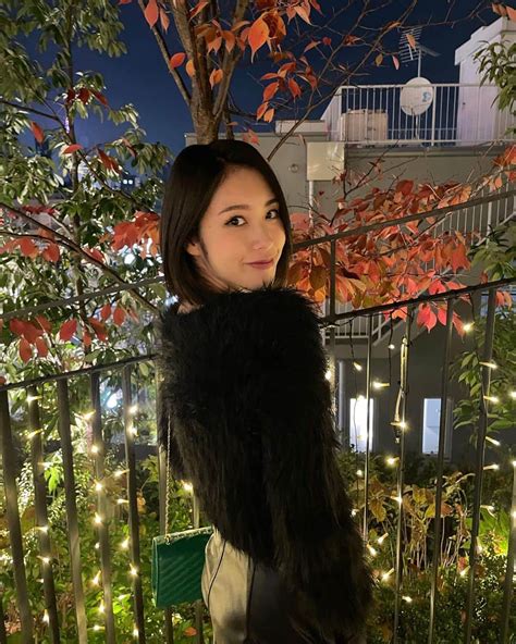 Chiakiさんのインスタグラム写真 Chiakiinstagram「 久しぶりのオールブラック🐈‍⬛ 今年も沢山もふもふのニットを