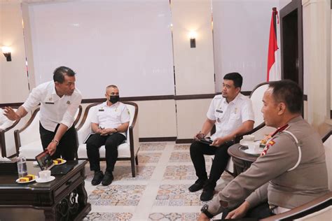 GALERI FOTO Wali Kota Medan Bobby Nasution Menerima Kunjungan