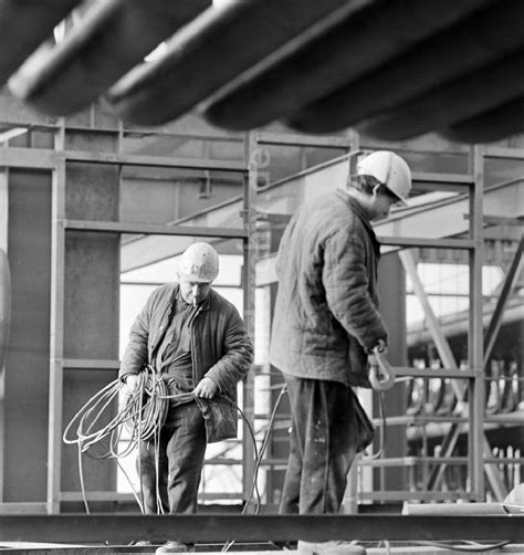 Boxbergoberlausitz Arbeiter Einer Brigade Im Kraftwerk Boxberg