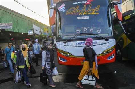 ARUS MUDIK DI TERMINAL BEKASI ANTARA Foto