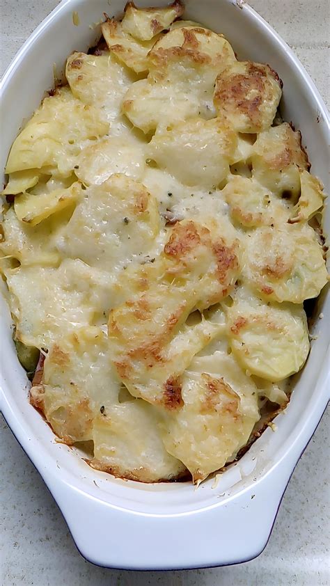 Recette de Gratin pomme de terre poireaux lardons fumé