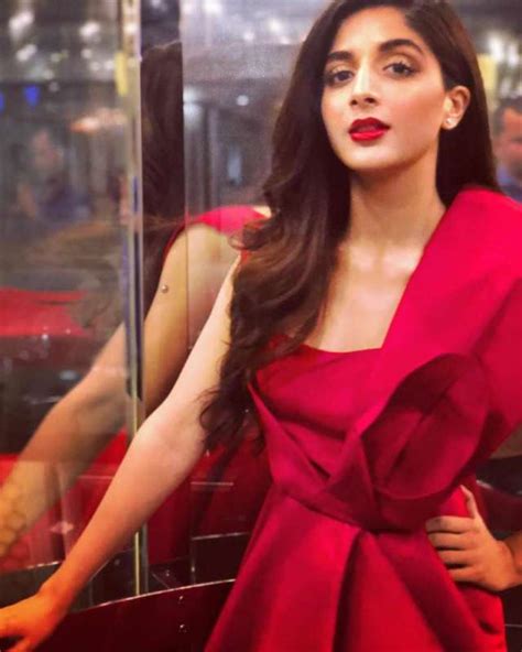 20 Beautiful Pictures Of Mawra Hocane In Red Dress Reviewitpk