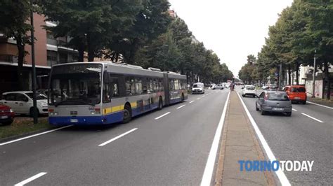 Incidente In Corso Lecce Angolo Via Fabrizi Bus Contro Auto