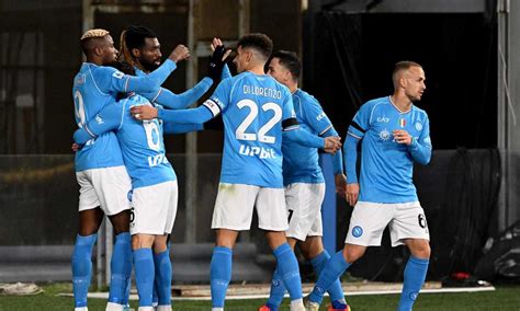 Il Napoli Risale Al Posto Al Cagliari Nel Segno Di Osimhen E