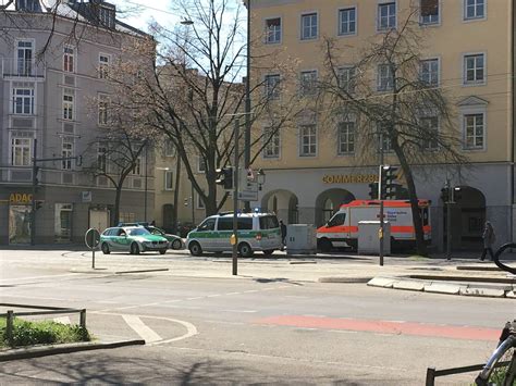 Fluchtfahrzeug Stra Enbahn Augsburger Bankr Uber Nach Minuten