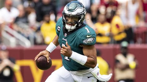 Nfc Offensive Player Of The Month Philadelphia Eagles Quarterback Jalen