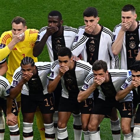 Coupe Du Monde Les Allemands Se B Illonnent Symboliquement Sur