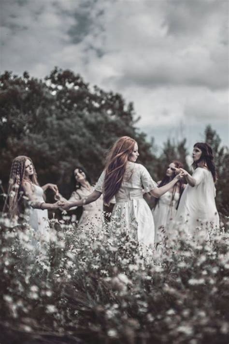 Witch Flowers And Nature Image Deuses Wicca Fotografia De Fantasia