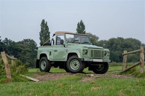 Land Rover Defender 90 Heritage Edition 300 Tdi Automatic Williams