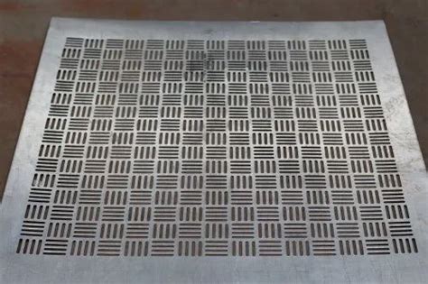 Slot Hole Stainless Steel Horizontal Vertical Type Perforated Sheet