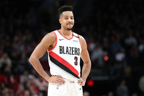 Portland Trail Blazers: CJ McCollum playing with fractured vertebra