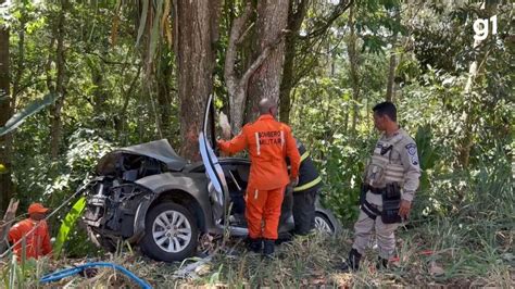 Tr S Pessoas Morrem Ap S Carro Bater Em Rvore No Sul Da Bahia Duas