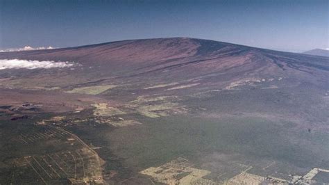 Mauna Loa The Worlds Biggest Volcano Is Waking Up And Its Time To