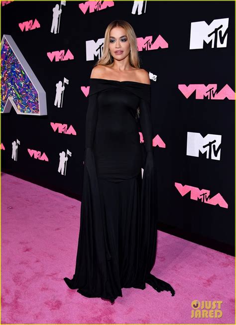 Rita Ora Looks Classy In Black On MTV VMAs 2023 Red Carpet Photo