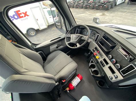 Freightliner Cascadia Day Cab