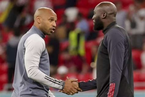 Thierry Henry é o favorito para assumir o comando técnico da seleção da