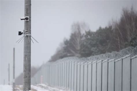 Polonia Instaló Equipos De Vigilancia En El Muro Fronterizo Con Bielorrusia Ante La Ola De