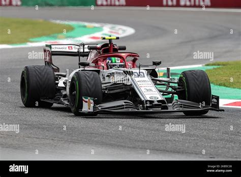 Antonio Giovinazzi Driving The 99 Alfa Romeo Sauber F1 Team Hi Res