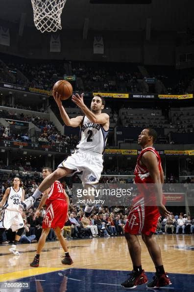 Juan Carlos Navarro Of The Memphis Grizzlies Drives To The Basket For