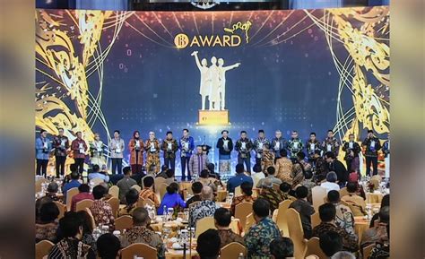 Borong Penghargaan Di Bi Award Bukti Bri Bank Terdepan Dorong