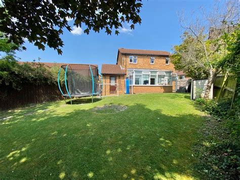 Whaddon Close West Hunsbury 3 Bed Detached House £300 000