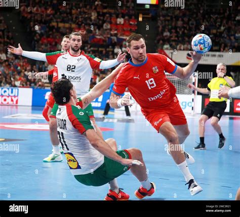 Von Links Salvador SALVADOR Portugal Tomas BABAK CZ He Handball