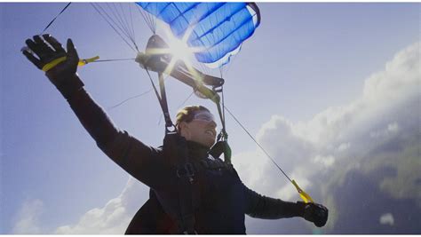 Tom Cruise Mostra Bastidores De Salto De Speedflying Para Miss O