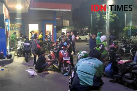 Sejumlah Kendaraan Mogok Akibat BBM Tercampur Air Di Bekasi