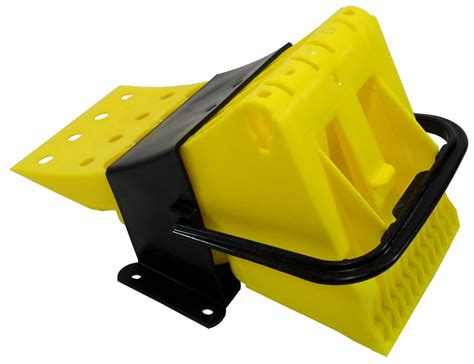 Lgv And Hgv Wheel Chocks For Trucks And Trailers Bseenbsafe