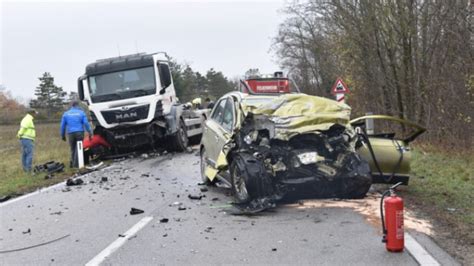 Pkw Crasht Frontal Gegen Lkw J Hriger Tot Oe At