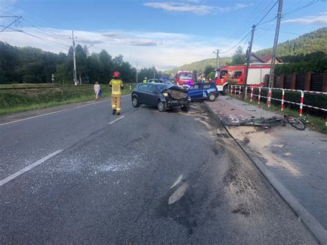 Wypadek Na Drodze Wojew Dzkiej W Miejscowo Ci Sucha Beskidzka