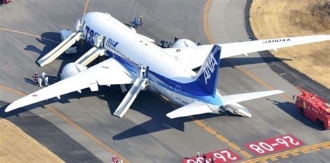 Atterrissage D Urgence D Un Boeing 787 Dreamliner Au Japon 16 Janvier