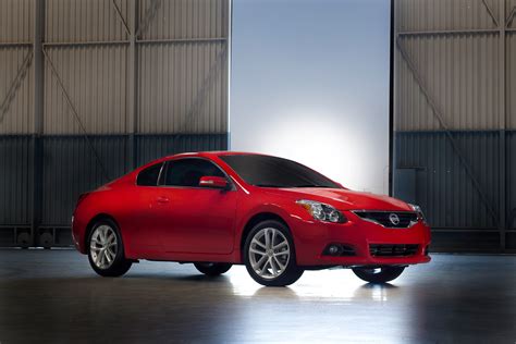 2010 Nissan Altima Gets New Look And Features