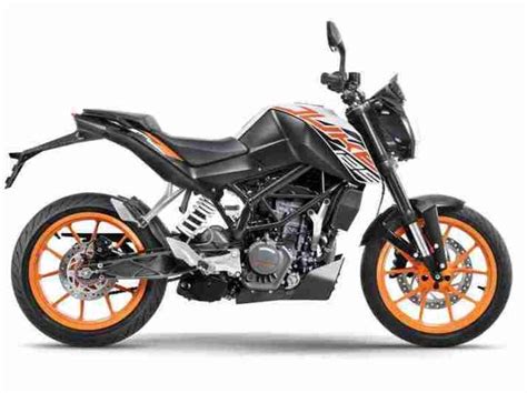 2017 Ktm Duke 125 Spotted Testing Iamabiker Everything Motorcycle