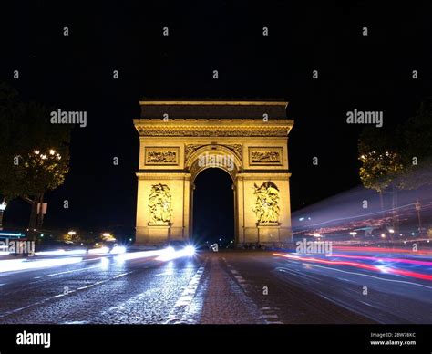 Arc De Triomphe De Letoile Illumin Banque De Photographies Et Dimages