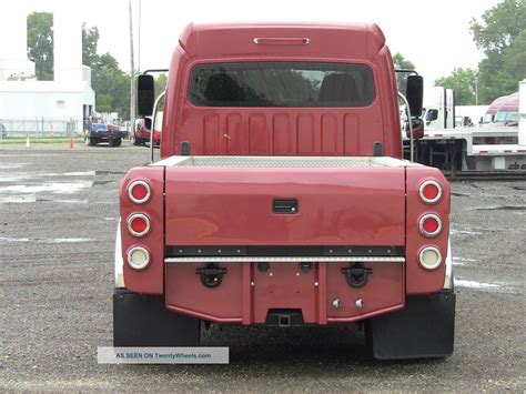 2014 Freightliner M2106