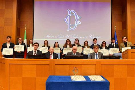 Unaltra Studentesse Dellunical Insignita Del Premio America Giovani