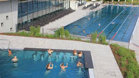 300 Gäste beim Anbaden in der Lindauer Therme So lief der Pre Plansch