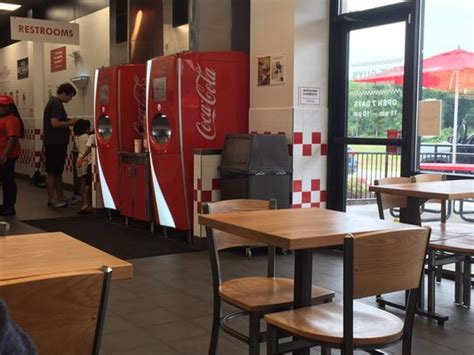 Five Guys Updated June 2024 18 Photos And 28 Reviews 14640 Village Market St Baton Rouge