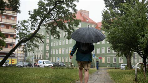 Gwa Towna Zmiana Pogody W Polsce Burze Z Gradem I Ulewy Alerty Imgw