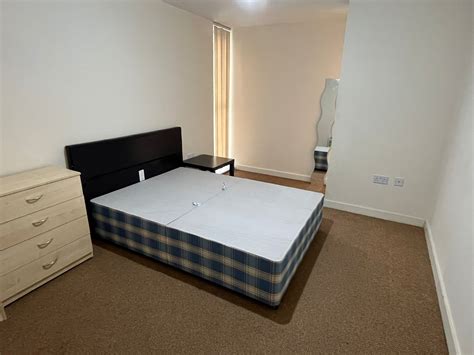 Manchester 2 Bed Flat Betsham Street M15 To Rent Now For 1 060