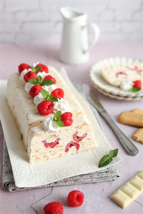 Plazma Semifreddo Sa Malinama I Belom Okoladom Mystic Cakes