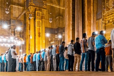 Jelang Ramadan MUI Bolehkan Salat Tarawih Dan Lainnya Dengan Saf Rapat